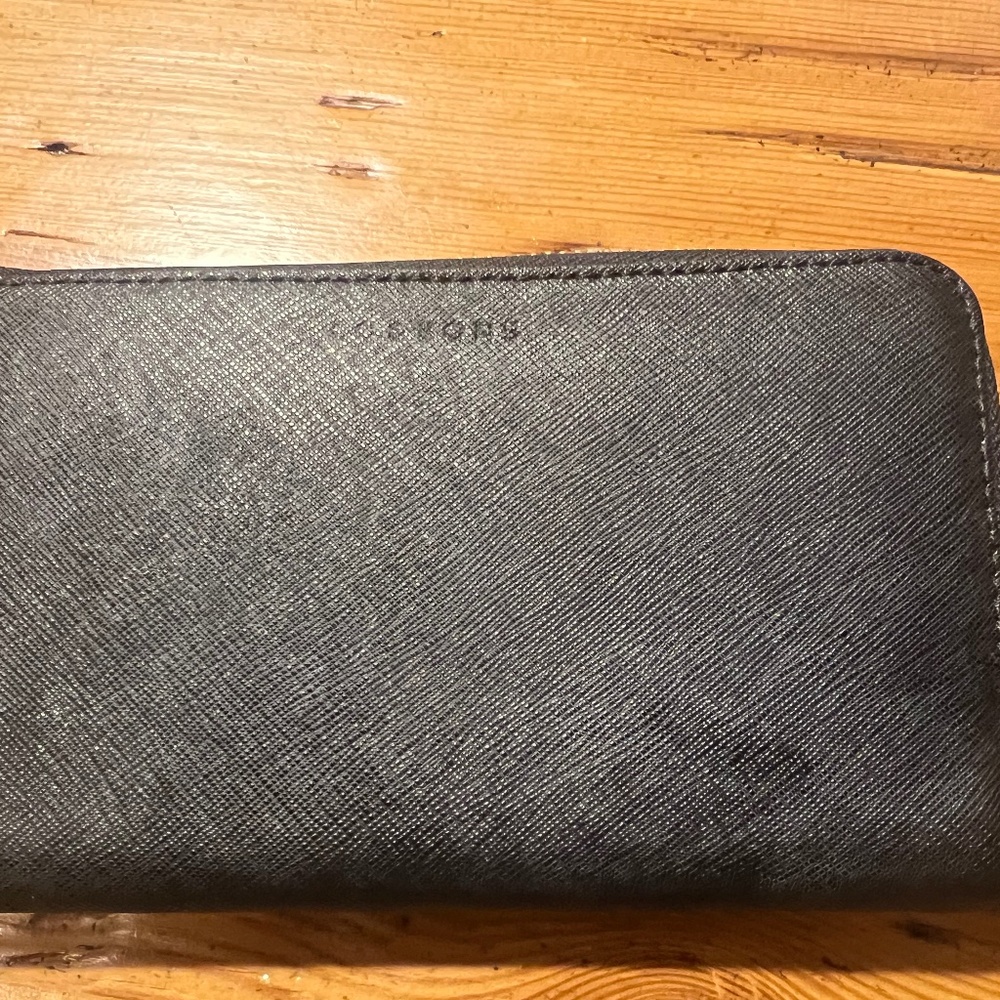 Lo & Sons The Leather Wallet Black Saffiano Leather with Silver Hardware